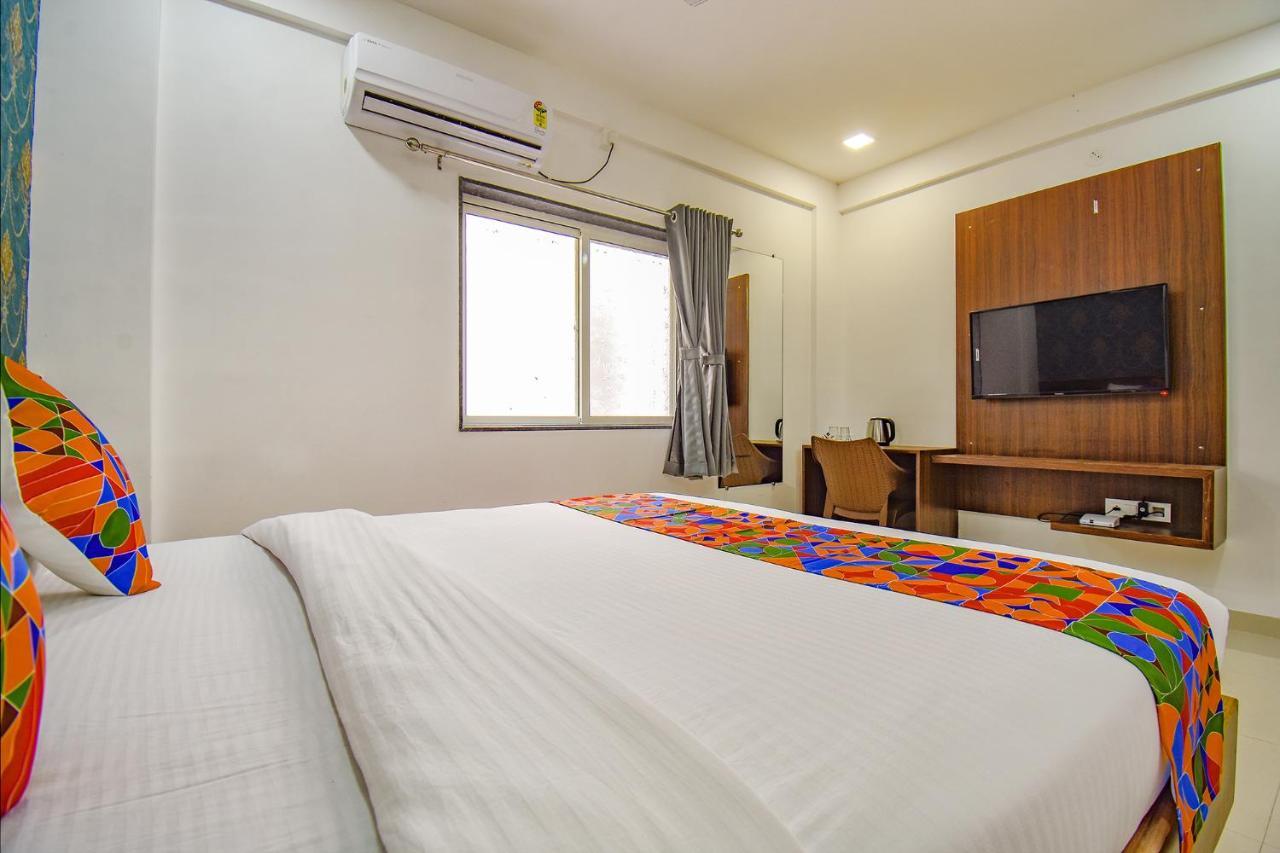 Hotel Fabhotel Fortune Suites 3*